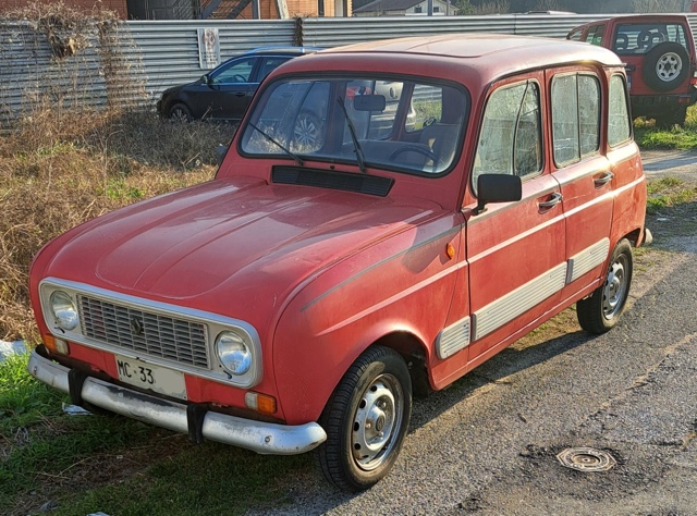 www.targhenere.net/gallery2/wp-content/uploads/2026/02/renault_4_2_1.jpg