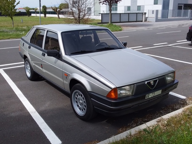 www.targhenere.net/gallery2/wp-content/uploads/2026/03/alfa_romeo_75_18_1985_2.jpg
