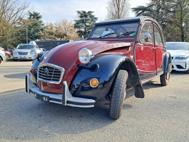 www.targhenere.net/gallery2/wp-content/uploads/2026/03/citroen_2cv_-fronte_oinotna_tn34539.jpg