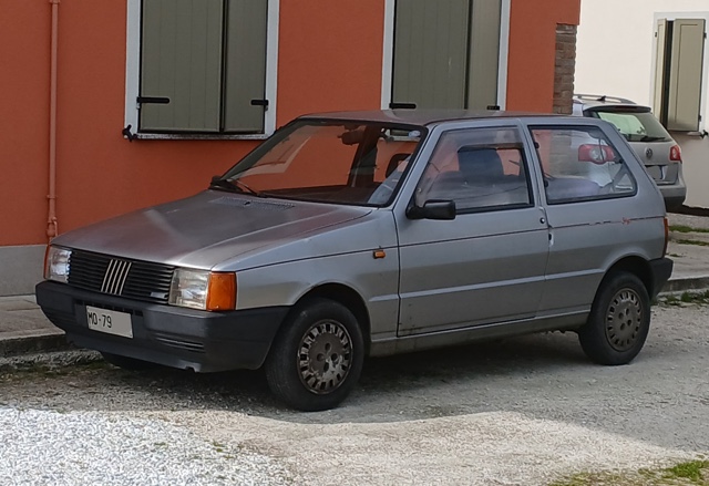 www.targhenere.net/gallery2/wp-content/uploads/2026/03/fiat_uno_45_sting_-_1989_5.jpg