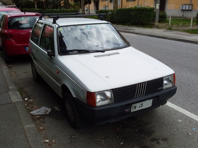 www.targhenere.net/gallery2/wp-content/uploads/2026/03/fiat_uno_cs_1989_2.jpg