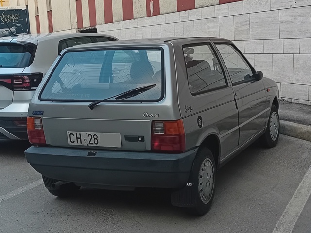 www.targhenere.net/gallery2/wp-content/uploads/2026/03/fiat_uno_i_3p_45_sting_1987_tonymura_tn81137.jpg