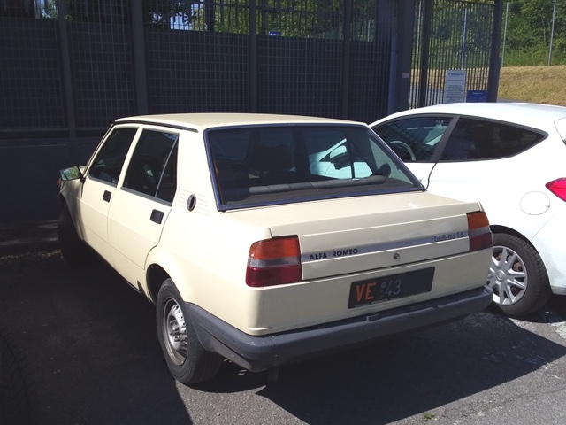 www.targhenere.net/gallery2/wp-content/uploads/2026/04/alfa_romeo_giulietta_16_1979_2.jpg