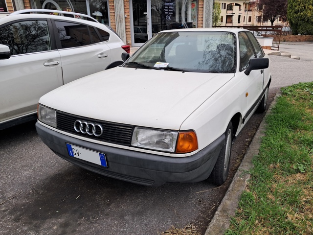 www.targhenere.net/gallery2/wp-content/uploads/2026/04/audi_80_fronte.jpg