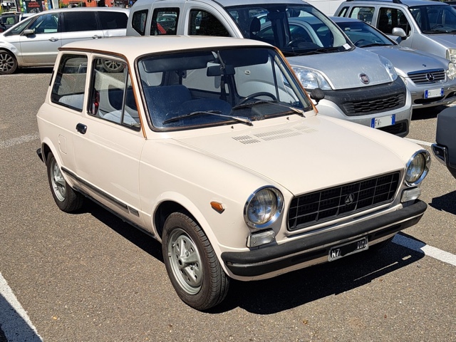 www.targhenere.net/gallery2/wp-content/uploads/2026/04/autobianchi_a112_2.jpg
