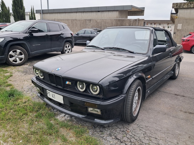 www.targhenere.net/gallery2/wp-content/uploads/2026/04/bmw_320_fronte.jpg