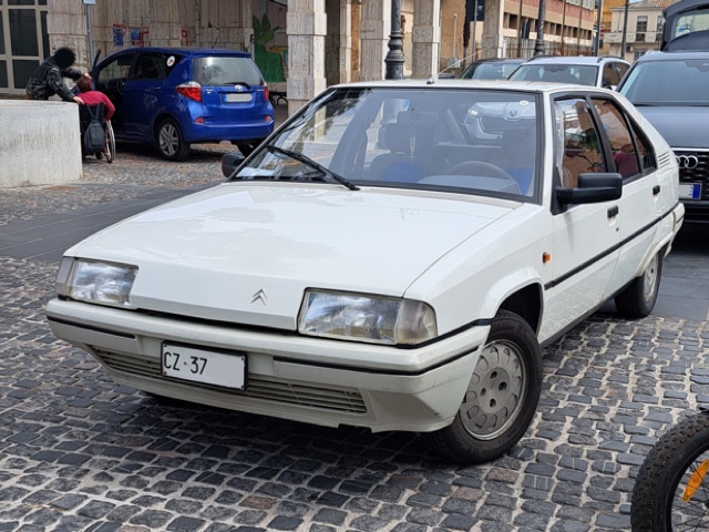 www.targhenere.net/gallery2/wp-content/uploads/2026/04/citroen_bx_2.jpg