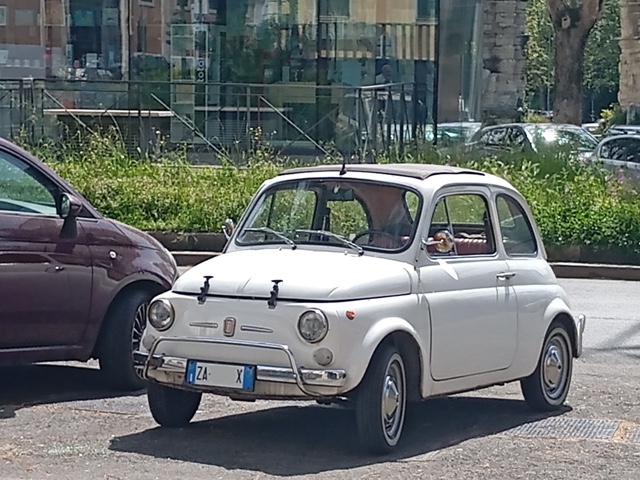 www.targhenere.net/gallery2/wp-content/uploads/2026/04/fiat_500_l_72_strabuzov_tn82166.jpg