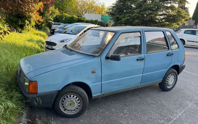 www.targhenere.net/gallery2/wp-content/uploads/2026/04/fiat_uno_45_go180_anteriore_enricovale_tn85307.jpg
