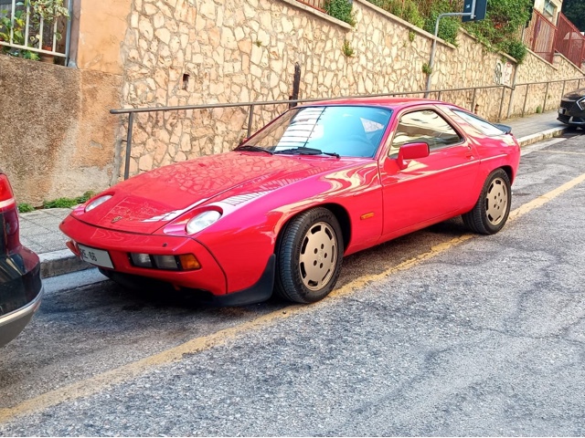 www.targhenere.net/gallery2/wp-content/uploads/2026/04/porsche_928_83_1.jpg
