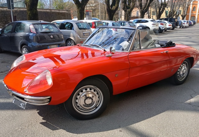 www.targhenere.net/gallery2/wp-content/uploads/2026/06/alfa_romeo_spider_duetto.jpg