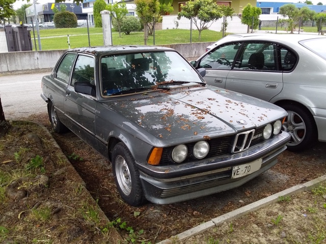 www.targhenere.net/gallery2/wp-content/uploads/2026/06/bmw_323i_nc_1988_2.jpg