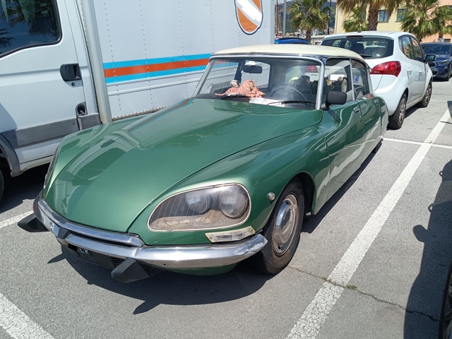 www.targhenere.net/gallery2/wp-content/uploads/2026/06/citroen_ds_mag_26_blowup_tn4858.jpg