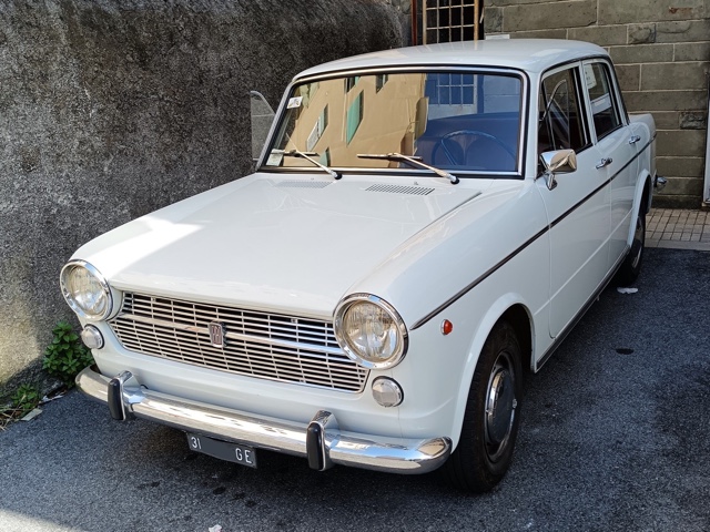 www.targhenere.net/gallery2/wp-content/uploads/2026/06/fiat_1100_r_mag26_front_blowup_tn22283.jpg