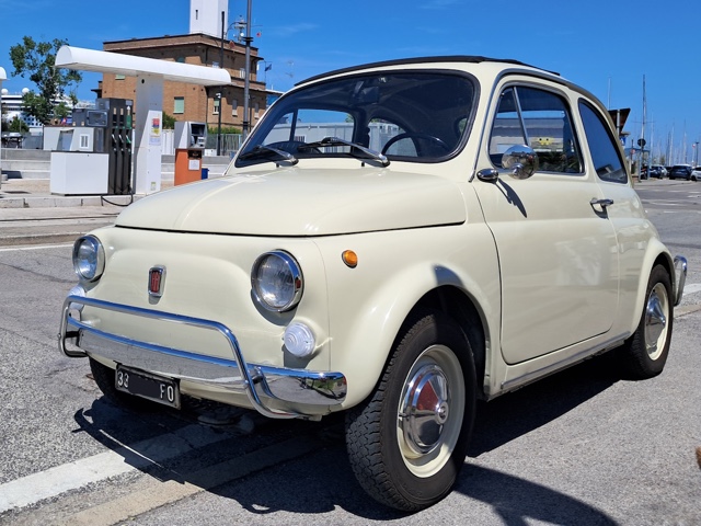 www.targhenere.net/gallery2/wp-content/uploads/2026/06/fiat_500_fronte.jpg