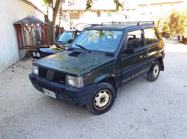 www.targhenere.net/gallery2/wp-content/uploads/2026/06/fiat_panda_4x4_sisley_1991_2.jpg