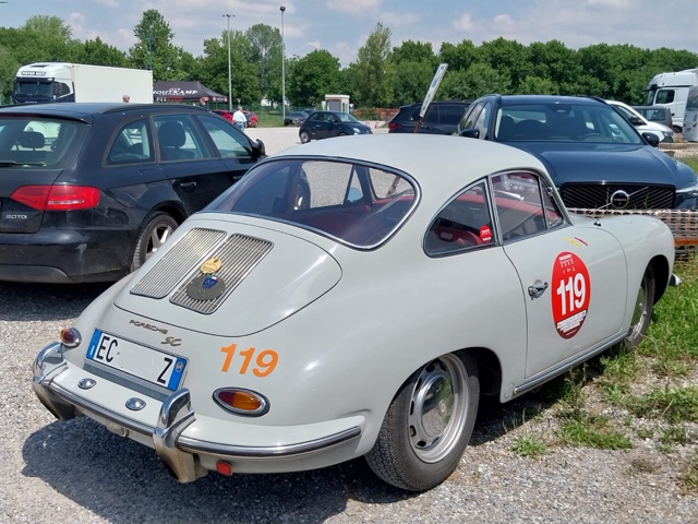 www.targhenere.net/gallery2/wp-content/uploads/2026/06/porsche356_markino_tn34366_02.jpg