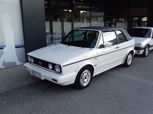 www.targhenere.net/gallery2/wp-content/uploads/2026/06/volkswagen_golf_cabriolet_16_1990_1993_2.jpg