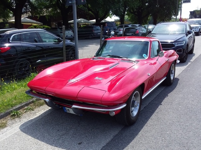 www.targhenere.net/gallery2/wp-content/uploads/2026/07/chevrolet_corvette_sting_ray_1966_2000_2.jpg