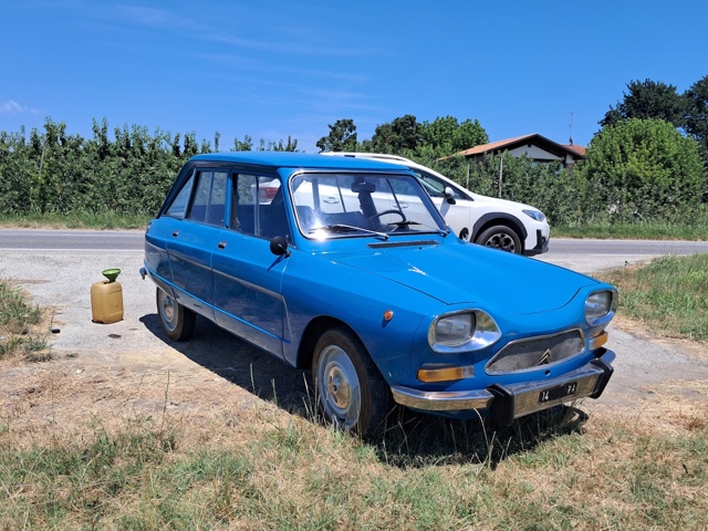 www.targhenere.net/gallery2/wp-content/uploads/2026/07/citroen_ami_8_fronte.jpg