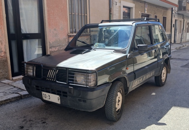 www.targhenere.net/gallery2/wp-content/uploads/2026/07/fiat_panda_1000_4x4_sisley_3.jpg