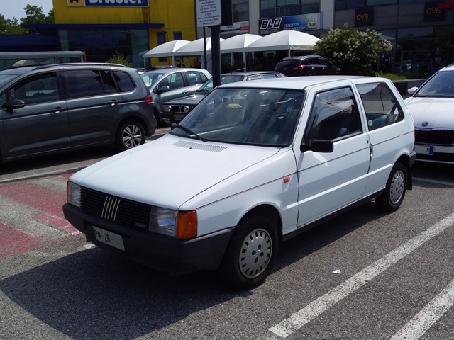 www.targhenere.net/gallery2/wp-content/uploads/2026/07/fiat_uno_45_sting_1989_2.jpg