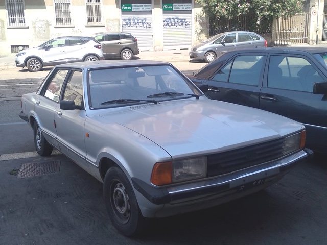 www.targhenere.net/gallery2/wp-content/uploads/2026/07/fordtaunus_spinte_tn23454_02.jpg