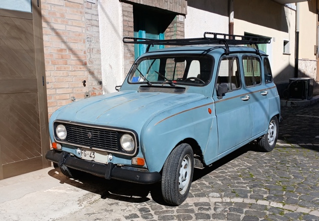 www.targhenere.net/gallery2/wp-content/uploads/2026/07/renault_4_tl_1989_8.jpg
