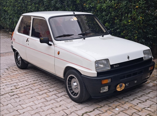 www.targhenere.net/gallery2/wp-content/uploads/2026/07/renault_5_2.jpg