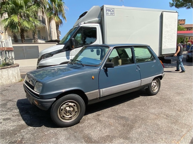 www.targhenere.net/gallery2/wp-content/uploads/2026/07/renault_5_gtl_bs74_foto2.jpg