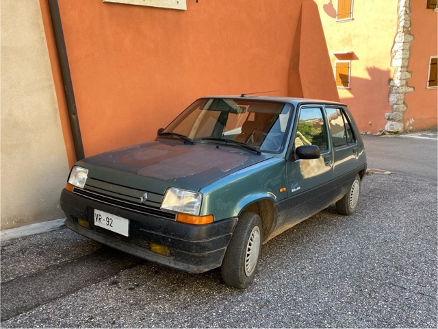 www.targhenere.net/gallery2/wp-content/uploads/2026/07/renault_5_gtlprima_vr92_foto2.jpg