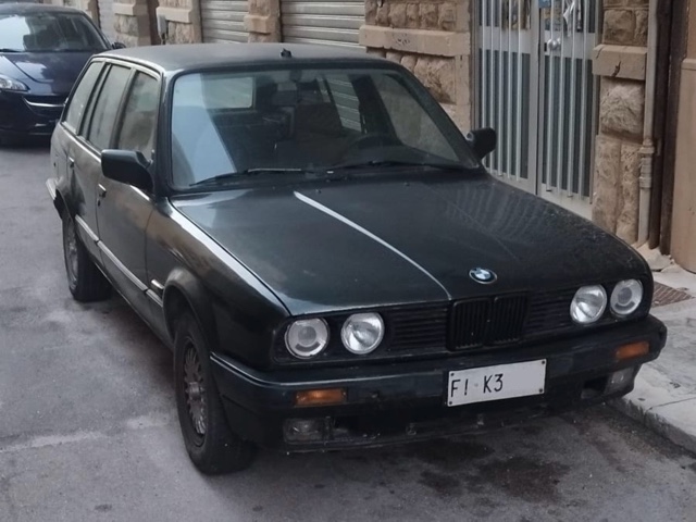 www.targhenere.net/gallery2/wp-content/uploads/2026/08/bmw_318itouring_e30_fik3_foto2.jpg
