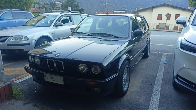 www.targhenere.net/gallery2/wp-content/uploads/2026/08/bmwe30touringaudiclassicant.jpg