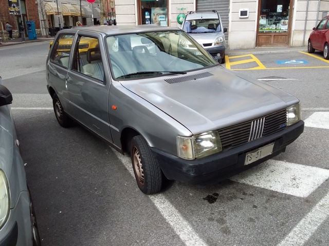 www.targhenere.net/gallery2/wp-content/uploads/2026/08/fiat_uno_45_sting_1987_2.jpg
