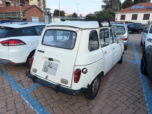 www.targhenere.net/gallery2/wp-content/uploads/2026/08/renault4_al60_lupo_tn62049.jpg