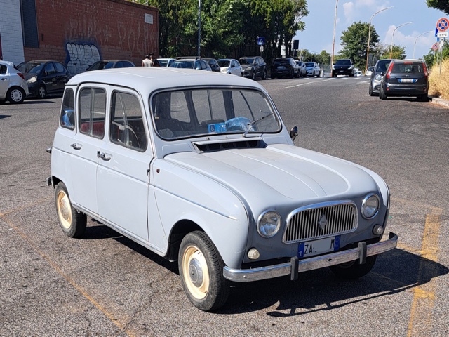 www.targhenere.net/gallery2/wp-content/uploads/2026/08/renault_4_2_2.jpg