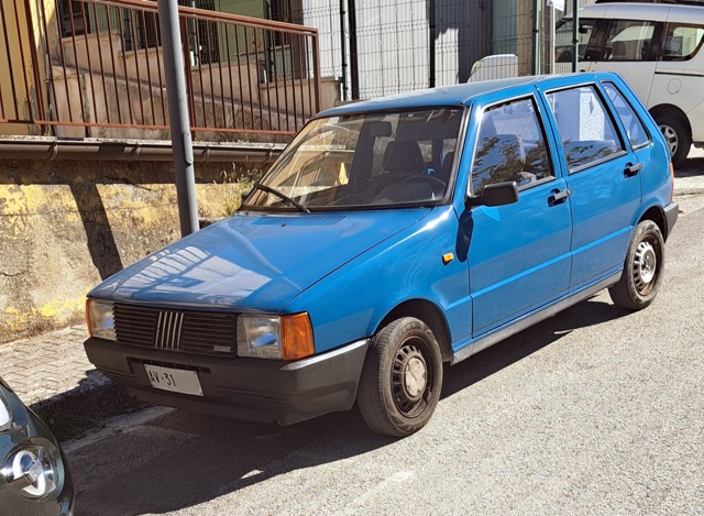 www.targhenere.net/gallery2/wp-content/uploads/2026/10/fiat_uno_2_2_argiuliasuper_tn77986.jpg