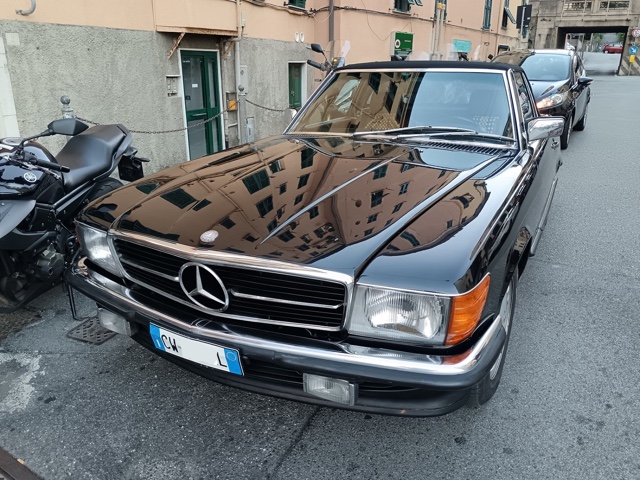www.targhenere.net/gallery2/wp-content/uploads/2026/10/mercedes_r107_500_sl_set25_front.jpg