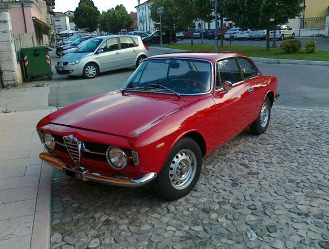www.targhenere.net/images/001/alfa_romeo_giulia_gt_1300_junior_1970_2_zpscmxvj5bw.jpg
