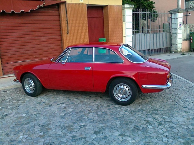 www.targhenere.net/images/001/alfa_romeo_giulia_gt_1300_junior_1970_3_zpss4ympo1g.jpg