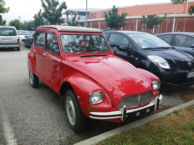 www.targhenere.net/images/001/citroen_dyane_-_ra_22_-_fronte_zpsae1qihww.jpg