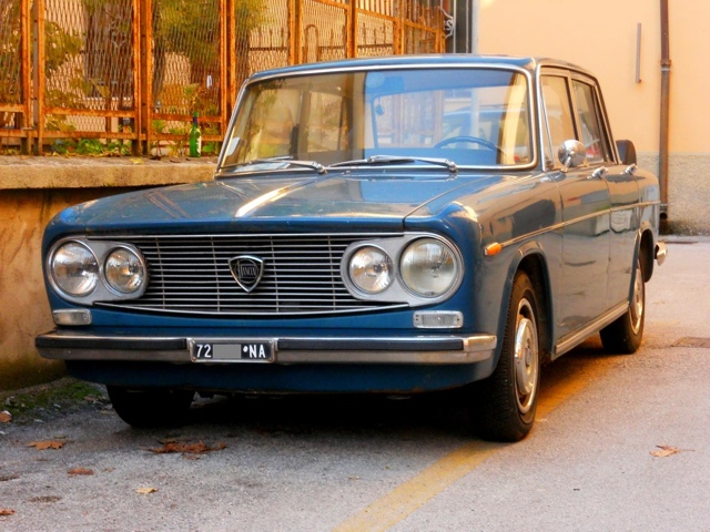 www.targhenere.net/images/001/copia_di_lancia_fulvia_ii_serie_71_ant_zpsa31e3230.jpg