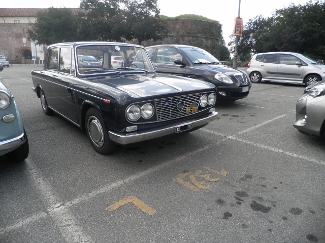 www.targhenere.net/images/001/lancia_fulvia_gt_1967_2_640x480_zpsjibzpo1d.jpg