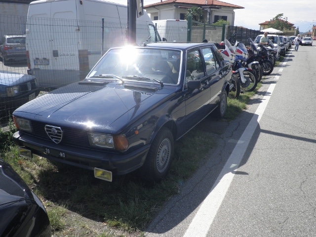 www.targhenere.net/images/002/alfa_romeo_giulietta_18_1979_1_zpsewvjhulj.jpg