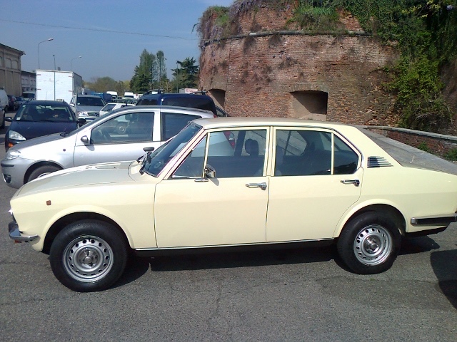 www.targhenere.net/images/002/alfaromeoalfetta161977_1_zpsm5sl2qwk.jpg