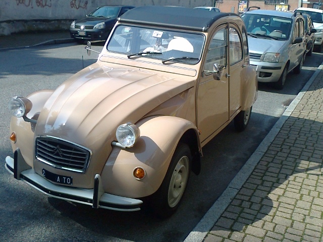 www.targhenere.net/images/002/citroen2cvspecial_1_zps42vmcivx.jpg