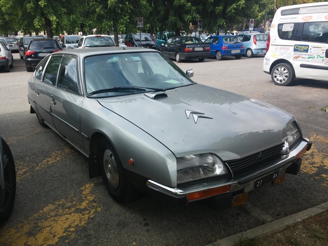www.targhenere.net/images/002/citroen_cx_-_ra_27_-_fronte_zpsojl32ryj.jpg