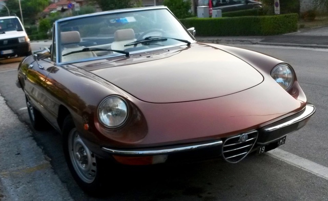 www.targhenere.net/images/002/copia_di_alfa_romeo_spider_80_ant_zpsxswahkaj.jpg