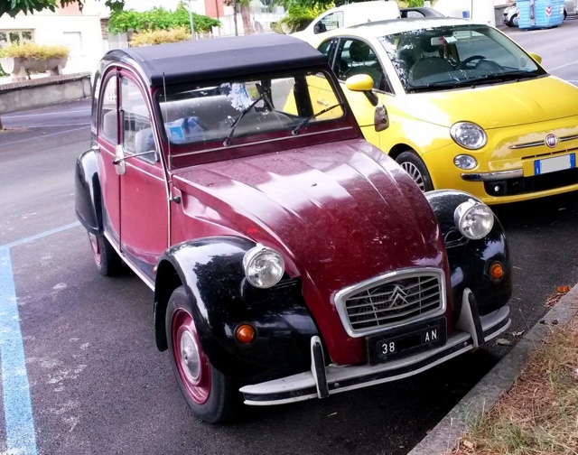 www.targhenere.net/images/002/copia_di_citroen_2cv_84_ant_zpsrmldxp3m.jpg