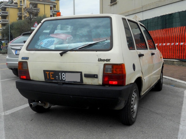 www.targhenere.net/images/002/copia_di_fiat_uno_84_post_ap_tn15380_zpsqpw3t6eg.jpg